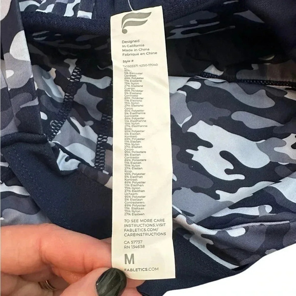 NWT Fabletics Giselle Powertouch Light Built-In Bra Swing Tank Blue Medium - Picture 5 of 10